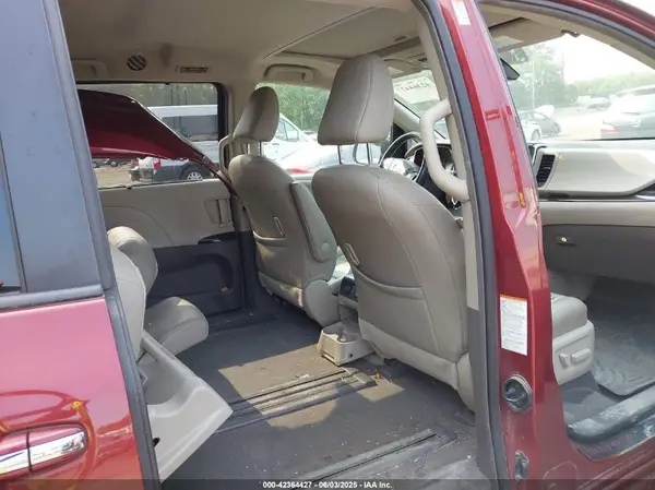 5TDYZ3DC8KS008815 2019 TOYOTA SIENNA - Image 8