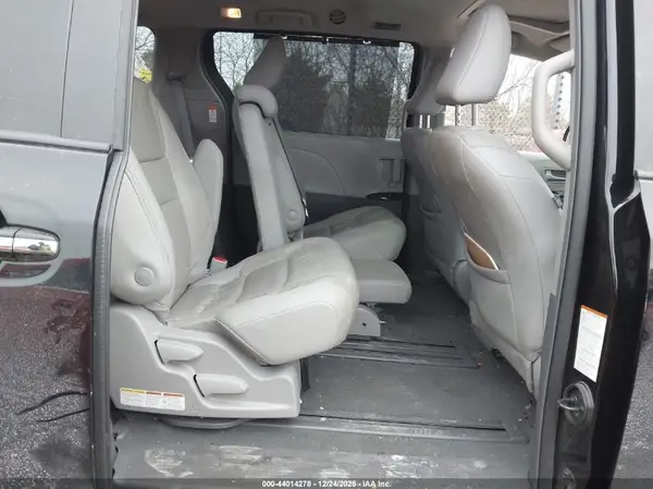 5TDYZ3DC8KS009530 2019 TOYOTA SIENNA - Image 8