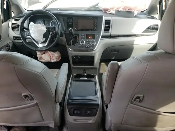 5TDYZ3DC8KS011682 2019 TOYOTA SIENNA - Image 8