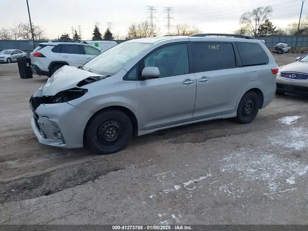 5TDYZ3DC8KS012251 2019 TOYOTA SIENNA - Image 2