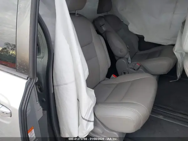 5TDYZ3DC8KS012251 2019 TOYOTA SIENNA - Image 8