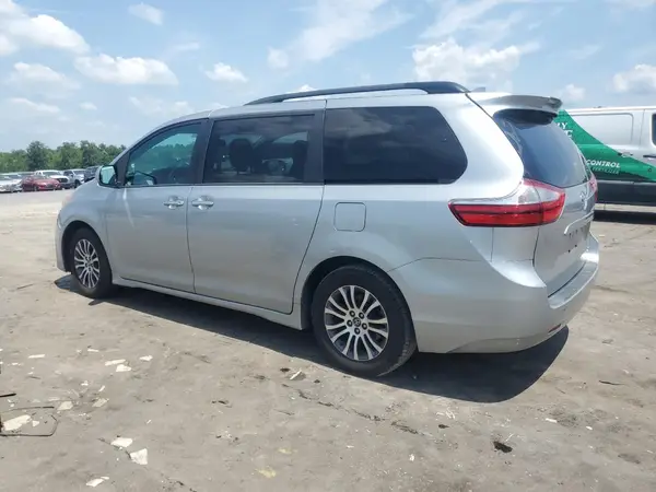5TDYZ3DC8KS015604 2019 TOYOTA SIENNA - Image 2