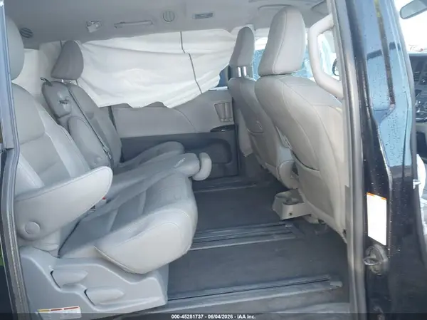 5TDYZ3DC8KS975215 2019 TOYOTA SIENNA - Image 8