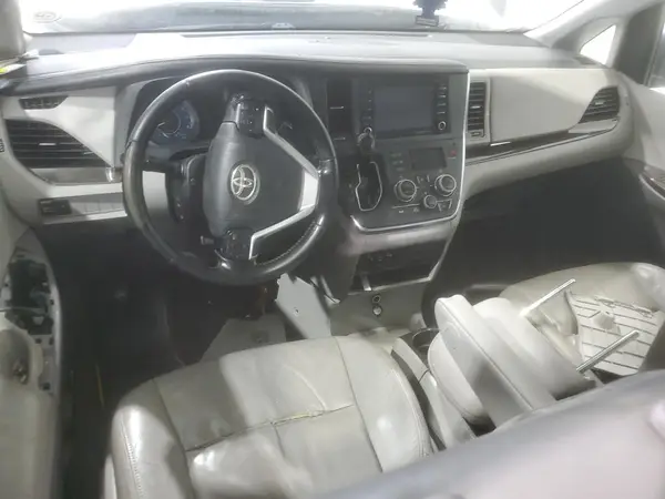 5TDYZ3DC8KS980317 2019 TOYOTA SIENNA - Image 8