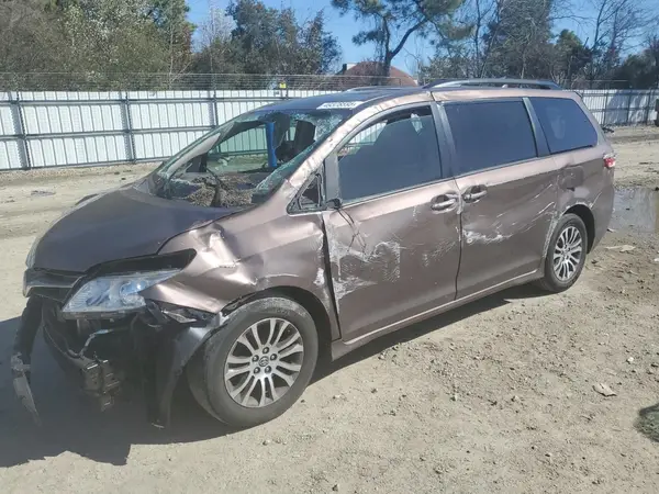 5TDYZ3DC8KS982553 2019 TOYOTA SIENNA - Image 1