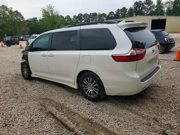 5TDYZ3DC8KS982648 2019 TOYOTA SIENNA - Image 2