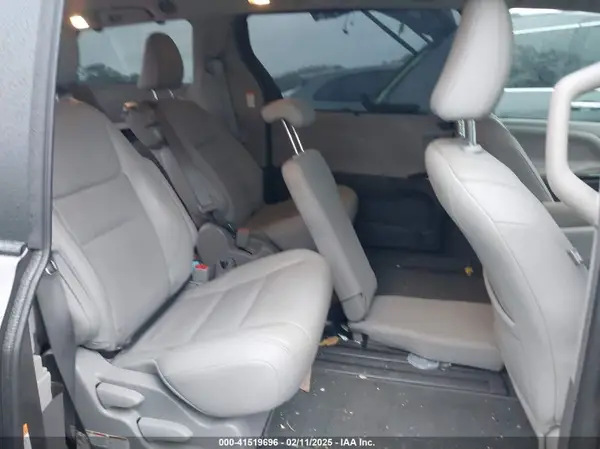 5TDYZ3DC8KS982777 2019 TOYOTA SIENNA - Image 8