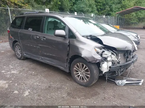 5TDYZ3DC8KS991981 2019 TOYOTA SIENNA - Image 1