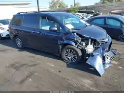 5TDYZ3DC8KS995352 2019 TOYOTA SIENNA