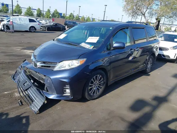 5TDYZ3DC8KS995352 2019 TOYOTA SIENNA - Image 2