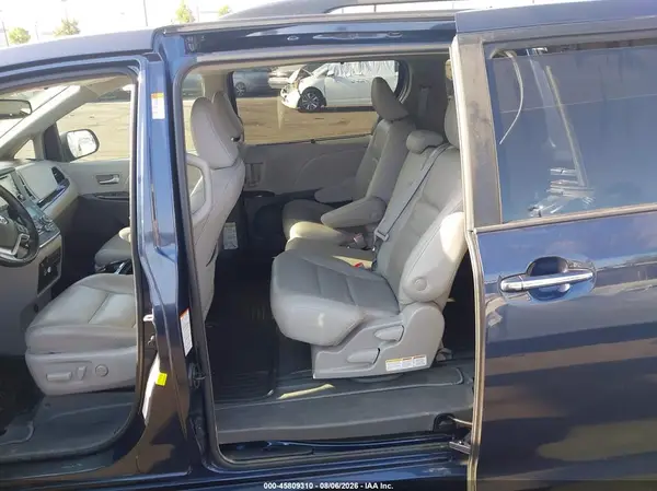 5TDYZ3DC8KS995352 2019 TOYOTA SIENNA - Image 8
