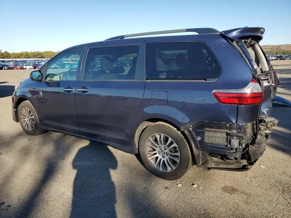 5TDYZ3DC8LS026331 2020 TOYOTA SIENNA - Image 2