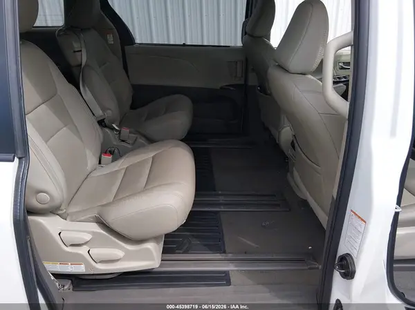 5TDYZ3DC8LS029813 2020 TOYOTA SIENNA - Image 8