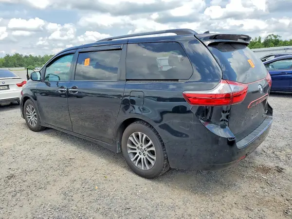 5TDYZ3DC8LS030685 2020 TOYOTA SIENNA - Image 2