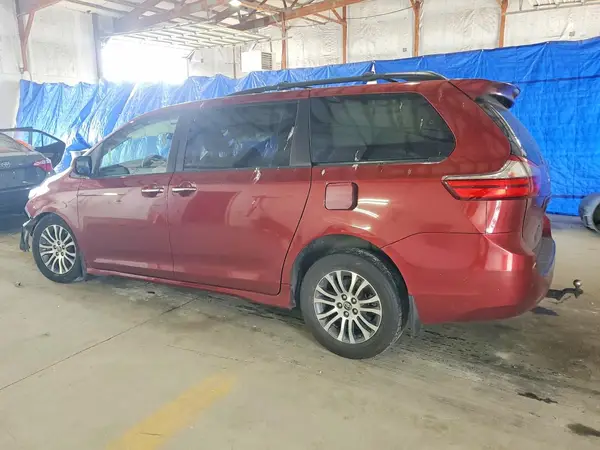 5TDYZ3DC8LS032050 2020 TOYOTA SIENNA - Image 2