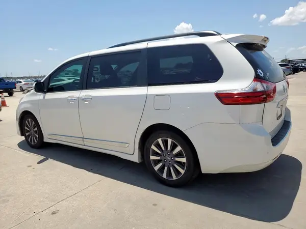 5TDYZ3DC8LS048880 2020 TOYOTA SIENNA - Image 2