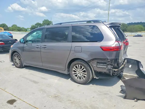 5TDYZ3DC8LS061208 2020 TOYOTA SIENNA - Image 2