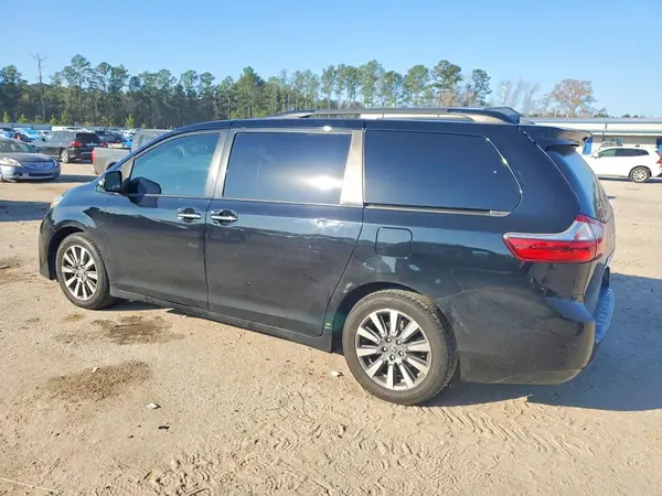 5TDYZ3DC8LS084858 2020 TOYOTA SIENNA - Image 2