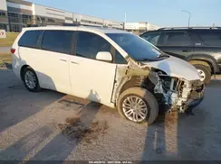 5TDYZ3DC9HS767501 2017 TOYOTA SIENNA