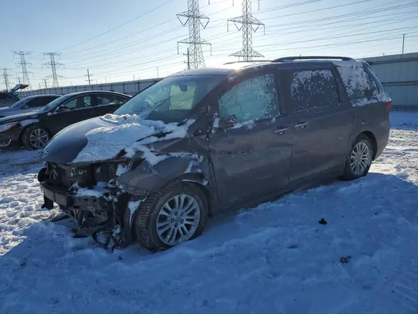 5TDYZ3DC9HS776277 2017 TOYOTA SIENNA - Image 1
