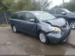 5TDYZ3DC9HS778210 2017 TOYOTA SIENNA