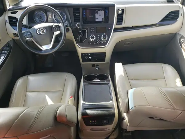 5TDYZ3DC9HS791104 2017 TOYOTA SIENNA - Image 8
