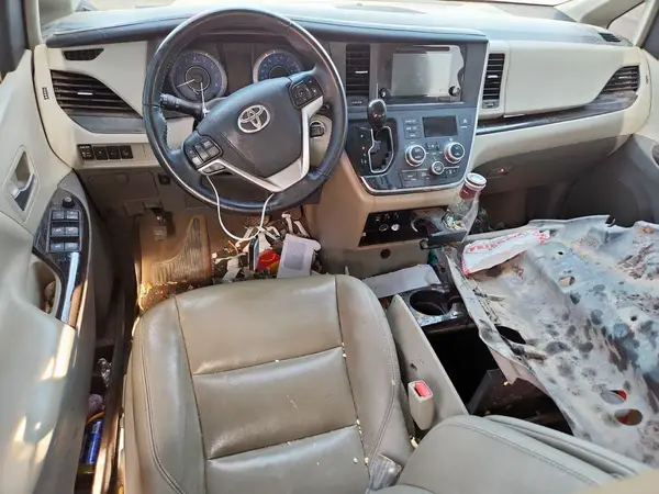 5TDYZ3DC9HS793872 2017 TOYOTA SIENNA - Image 8