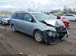 5TDYZ3DC9HS795220 2017 TOYOTA SIENNA