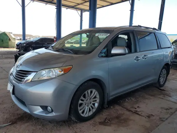 5TDYZ3DC9HS803932 2017 TOYOTA SIENNA - Image 1
