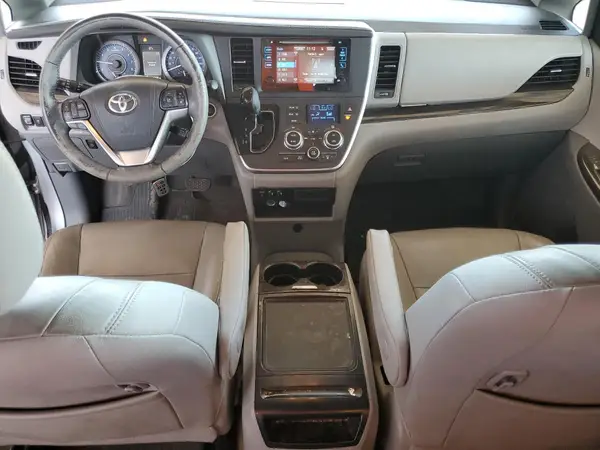 5TDYZ3DC9HS803932 2017 TOYOTA SIENNA - Image 8