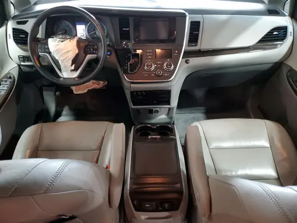 5TDYZ3DC9HS810234 2017 TOYOTA SIENNA - Image 8