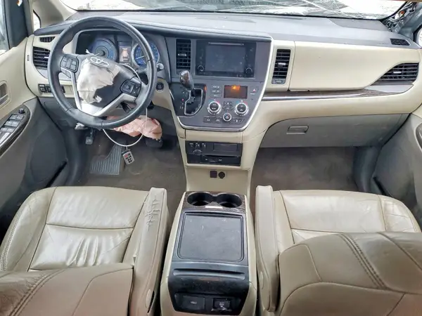 5TDYZ3DC9HS814641 2017 TOYOTA SIENNA - Image 8