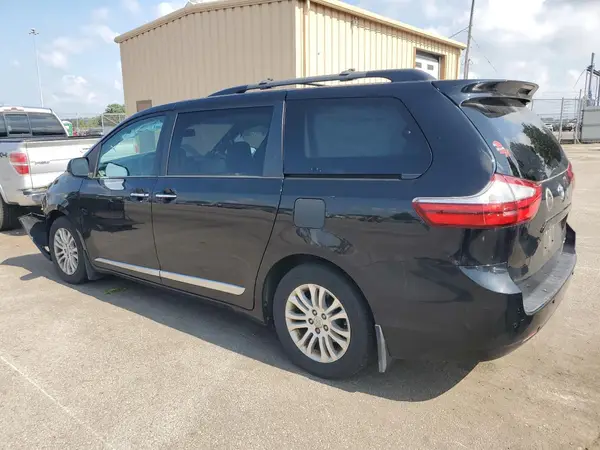 5TDYZ3DC9HS818253 2017 TOYOTA SIENNA - Image 2