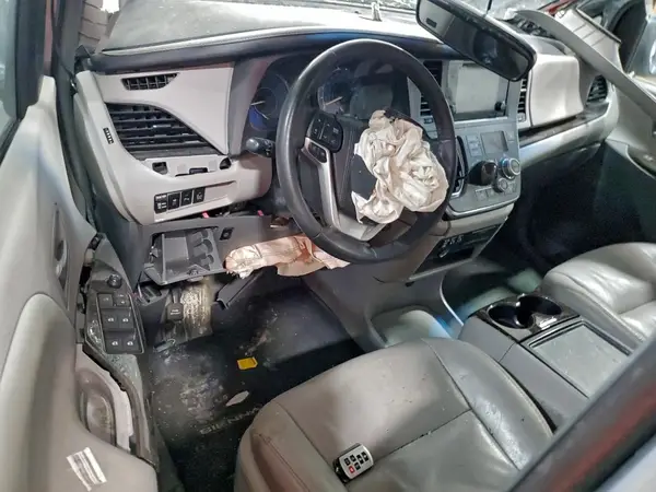 5TDYZ3DC9HS837918 2017 TOYOTA SIENNA - Image 8
