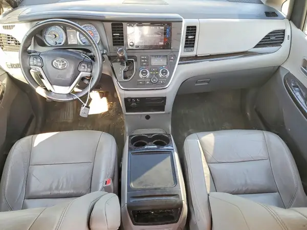 5TDYZ3DC9HS840771 2017 TOYOTA SIENNA - Image 8