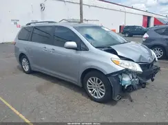 5TDYZ3DC9HS841967 2017 TOYOTA SIENNA