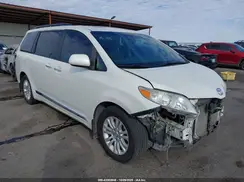 5TDYZ3DC9HS844321 2017 TOYOTA SIENNA