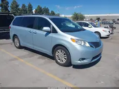 5TDYZ3DC9HS845243 2017 TOYOTA SIENNA