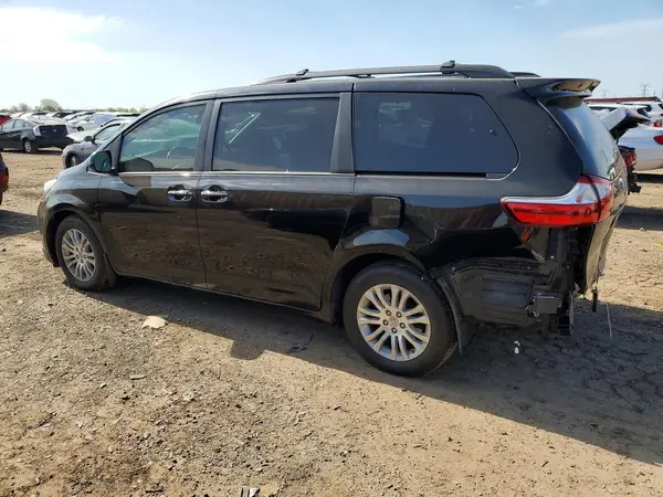 5TDYZ3DC9HS849471 2017 TOYOTA SIENNA - Image 2