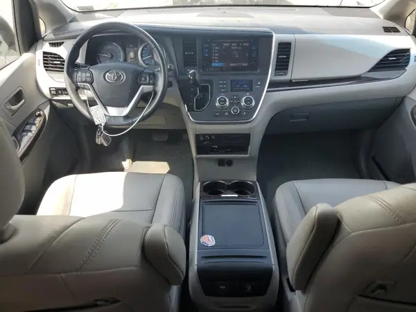 5TDYZ3DC9HS855335 2017 TOYOTA SIENNA - Image 8