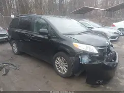 5TDYZ3DC9HS857330 2017 TOYOTA SIENNA