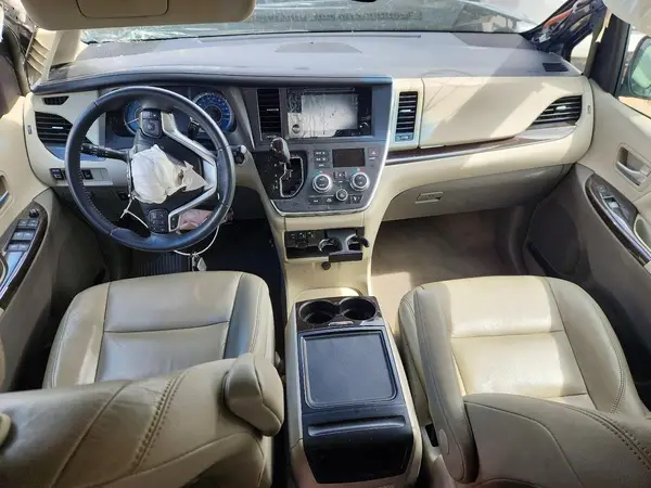 5TDYZ3DC9HS869557 2017 TOYOTA SIENNA - Image 8
