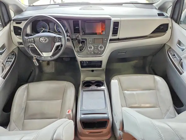 5TDYZ3DC9HS870305 2017 TOYOTA SIENNA - Image 8