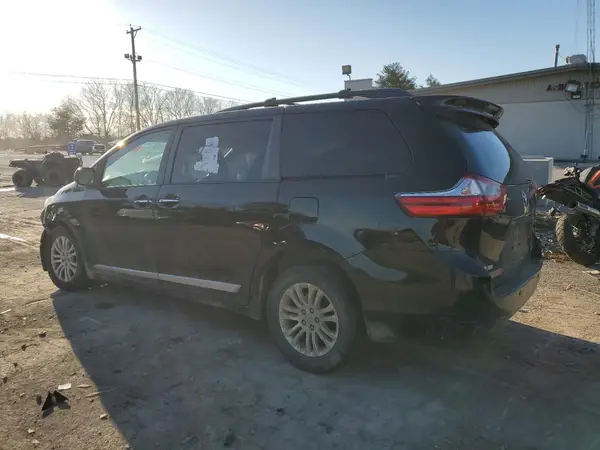 5TDYZ3DC9HS873222 2017 TOYOTA SIENNA - Image 2