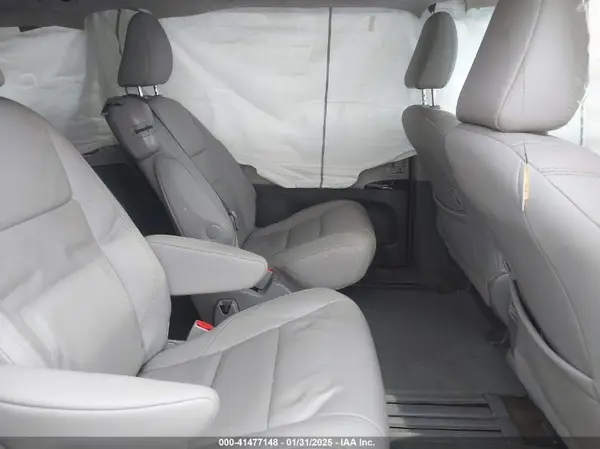 5TDYZ3DC9HS875536 2017 TOYOTA SIENNA - Image 8