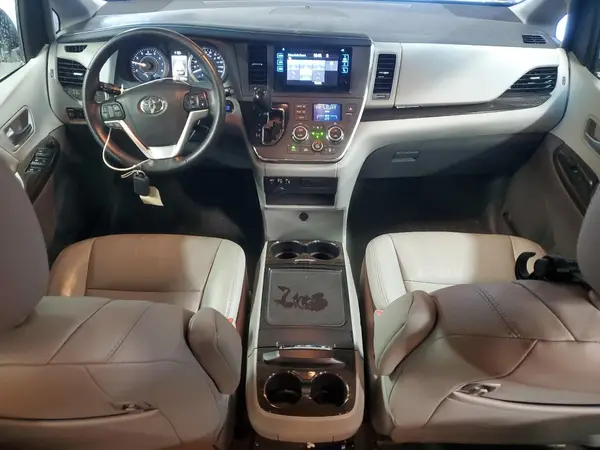 5TDYZ3DC9HS881966 2017 TOYOTA SIENNA - Image 8