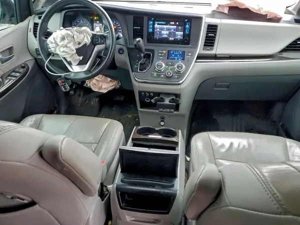 5TDYZ3DC9HS885919 2017 TOYOTA SIENNA - Image 8