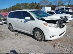 5TDYZ3DC9HS894927 2017 TOYOTA SIENNA