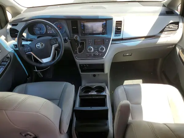 5TDYZ3DC9HS898783 2017 TOYOTA SIENNA - Image 8
