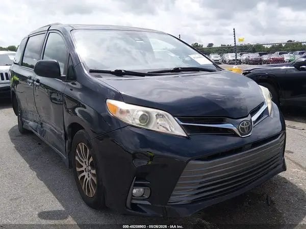 5TDYZ3DC9JS908976 2018 TOYOTA SIENNA - Image 1
